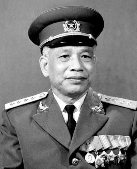 1977年，越南大将文进勇率领40万大军进攻柬埔寨，胜利的他信心大增，在两年之后