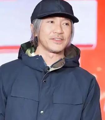 周星驰有一个特殊的癖好，大概这辈子都改不掉了，那就是但凡是他拍摄的电影，