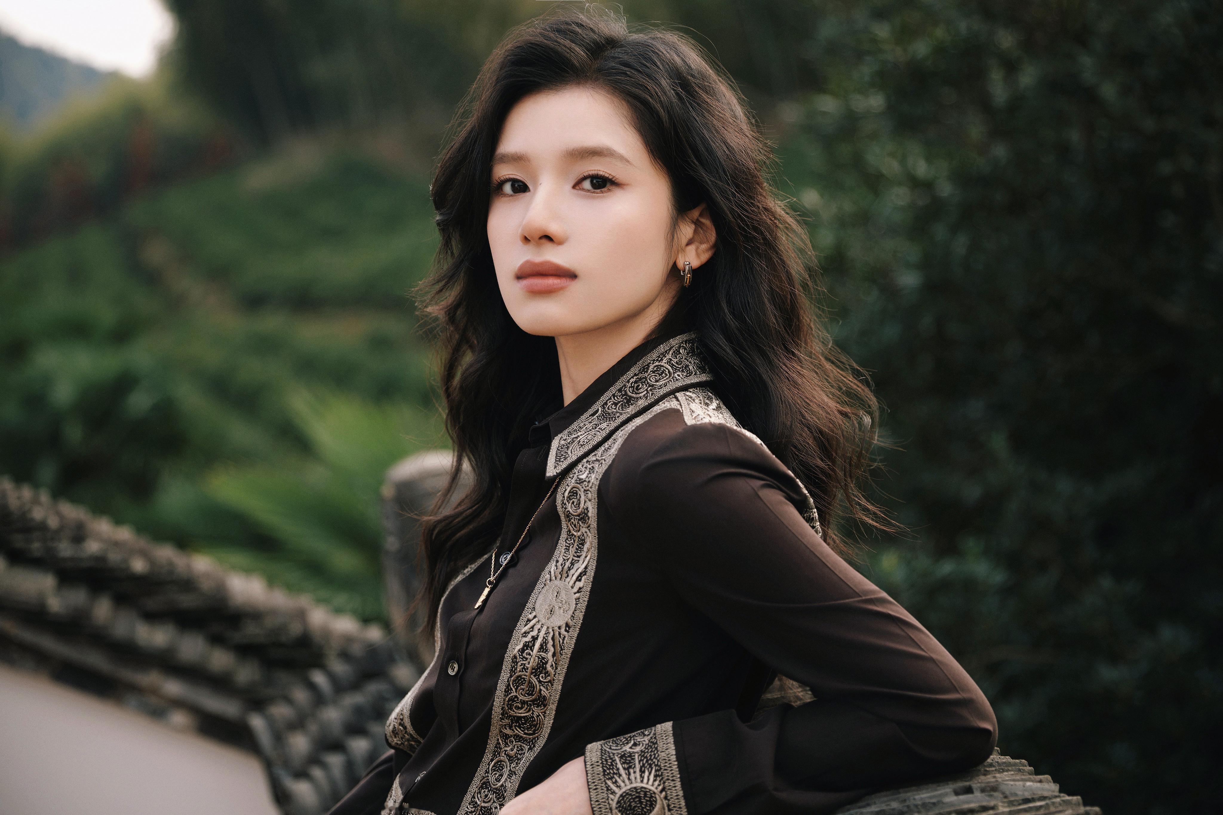 张婧仪｜T风格论坛婧仪今晚亮相T风格论坛的新造型，作为Burberry