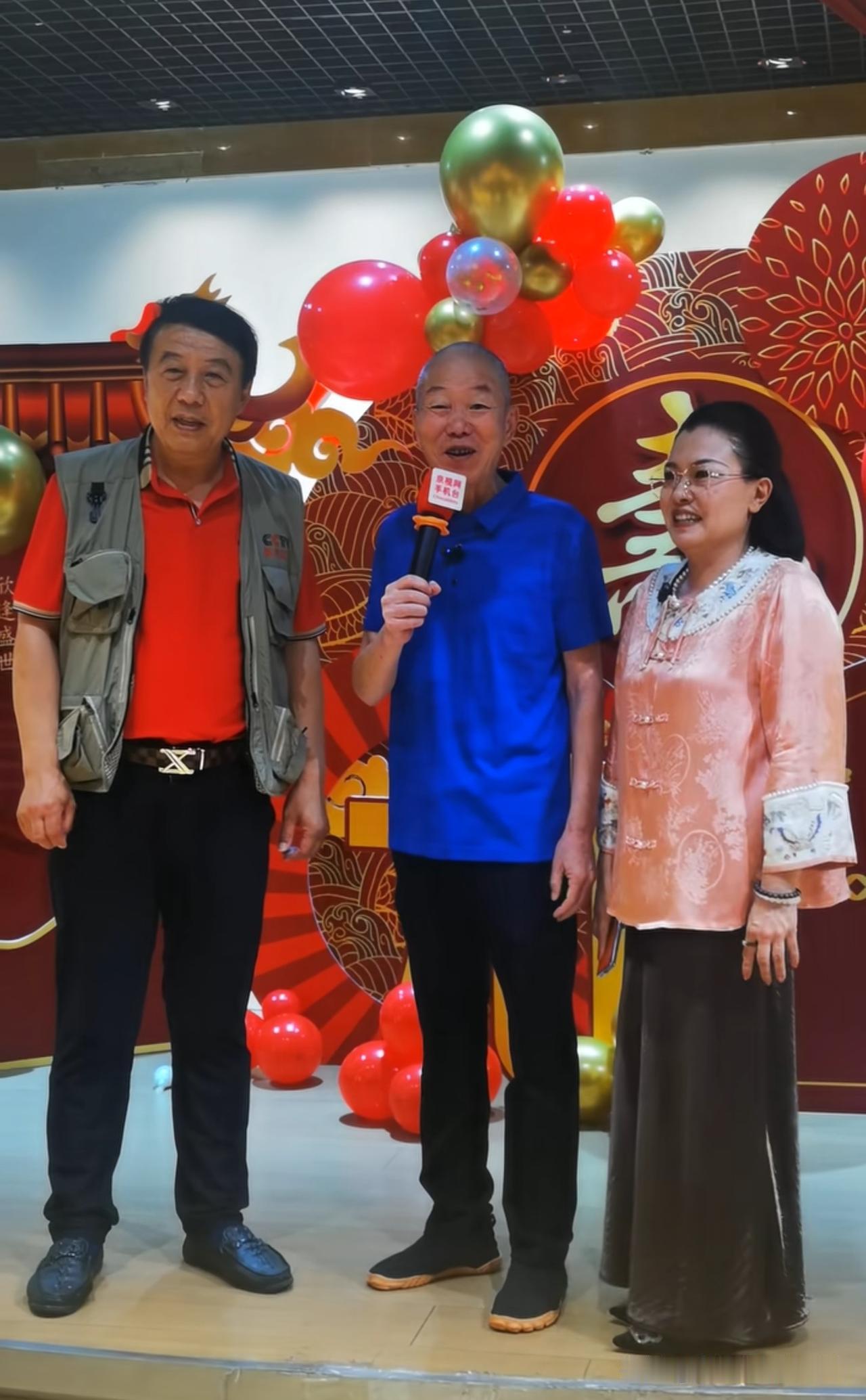 天津的相声名家赵津生一晃都70岁了，昨天举办了自己的70大寿，赵津生看面相就不年