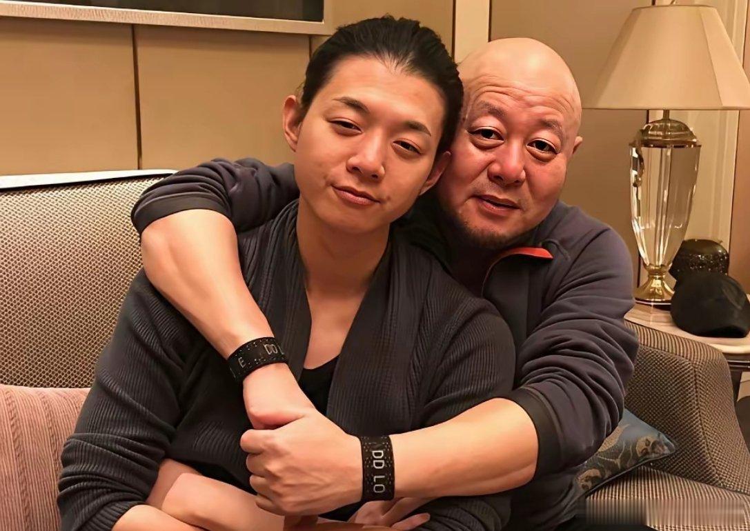 时隔五年，陈露又联手要怪，完整讲述了和霍尊八年的感情纠葛，说有录音和文字证据，愿