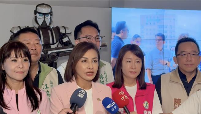 罗智强将民进党高雄市长候选人送进监狱民进党立委邱议莹去年5月在台湾议场掌掴国