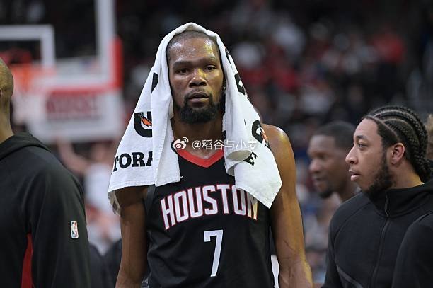 面对公牛，杜兰特正负值-18，全场最低。面对热火，杜兰特正负值-11，全队最低。