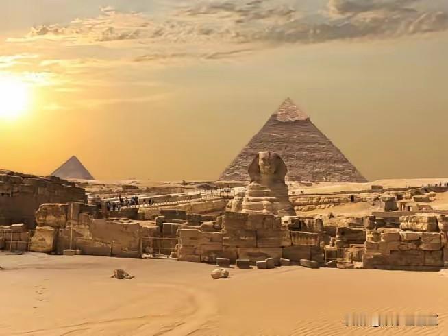 据说胡夫金字塔建成于公元前2560年，已然成为了一个“古老的时间坐标”，人类文明