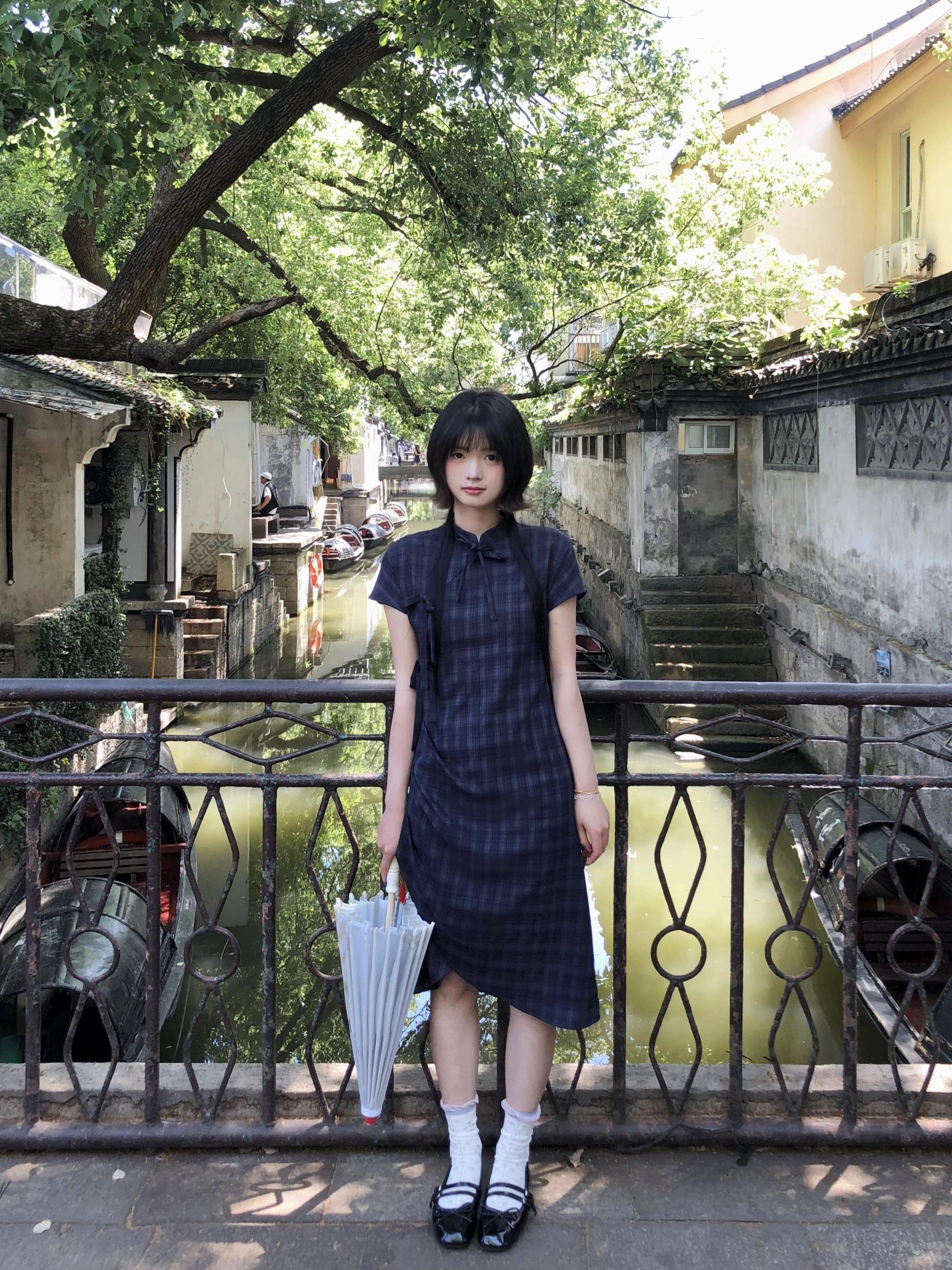 我见青山多妩媚 料青山见我应如是