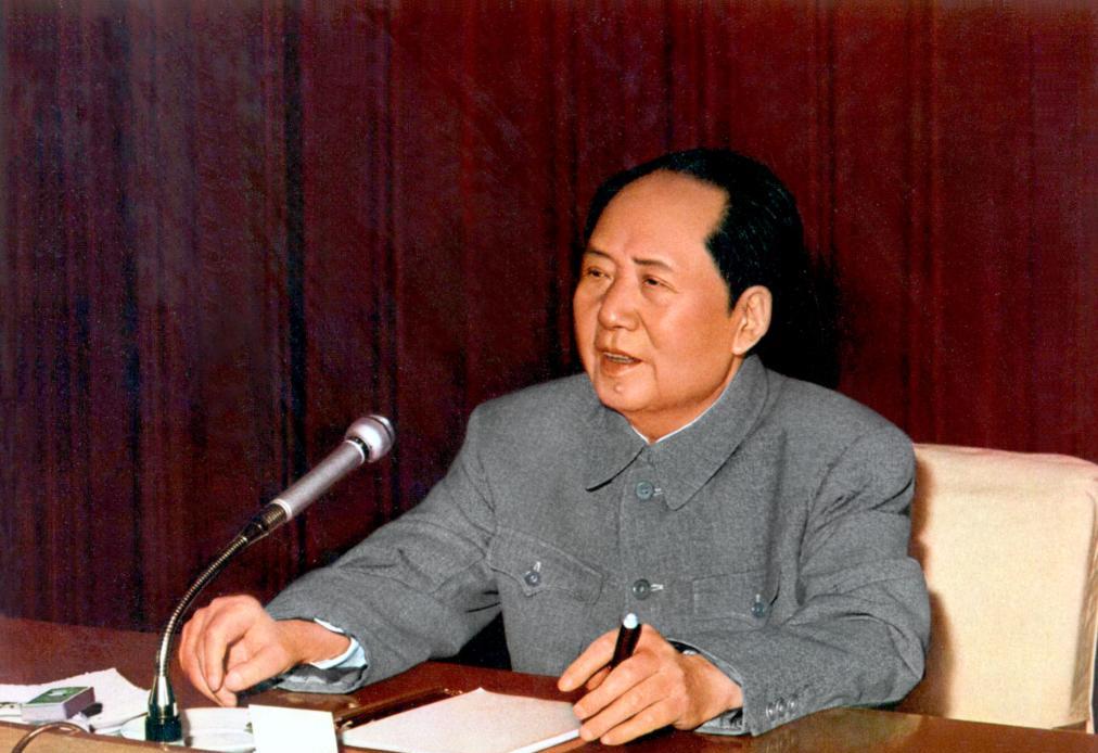 1967年7月18日毛主席与谢富治王力、汪东兴李作鹏陈再道等人谈话。时间是当天