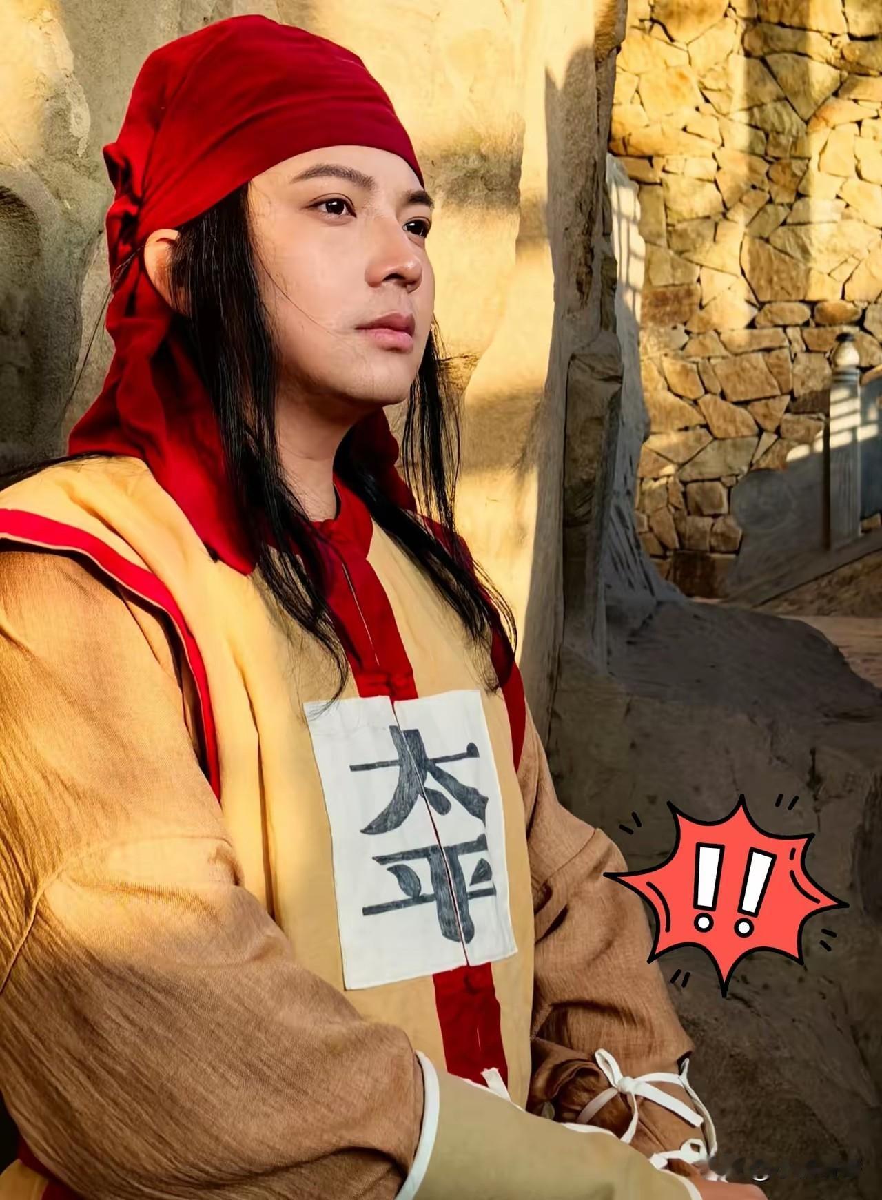 我预料到了故宫会有人穿古装也预料到了清宫装会流行万万没想到现在年轻人直