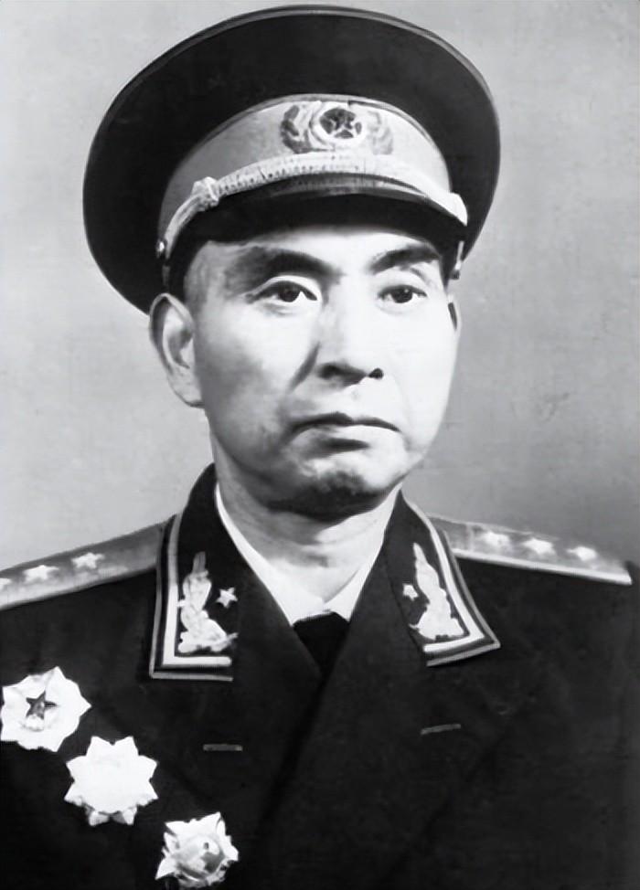 83年，杨勇在北京病逝，杨尚昆治丧会议上当众宣布中央的2个安排1982年深秋
