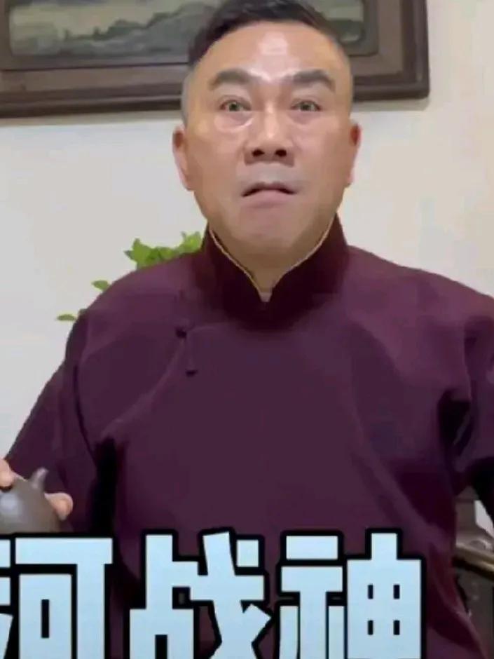 相声名家杨议真是太敢说了！刚刚杨议直播时表示:我现在自立门户了，也已经收徒弟了，