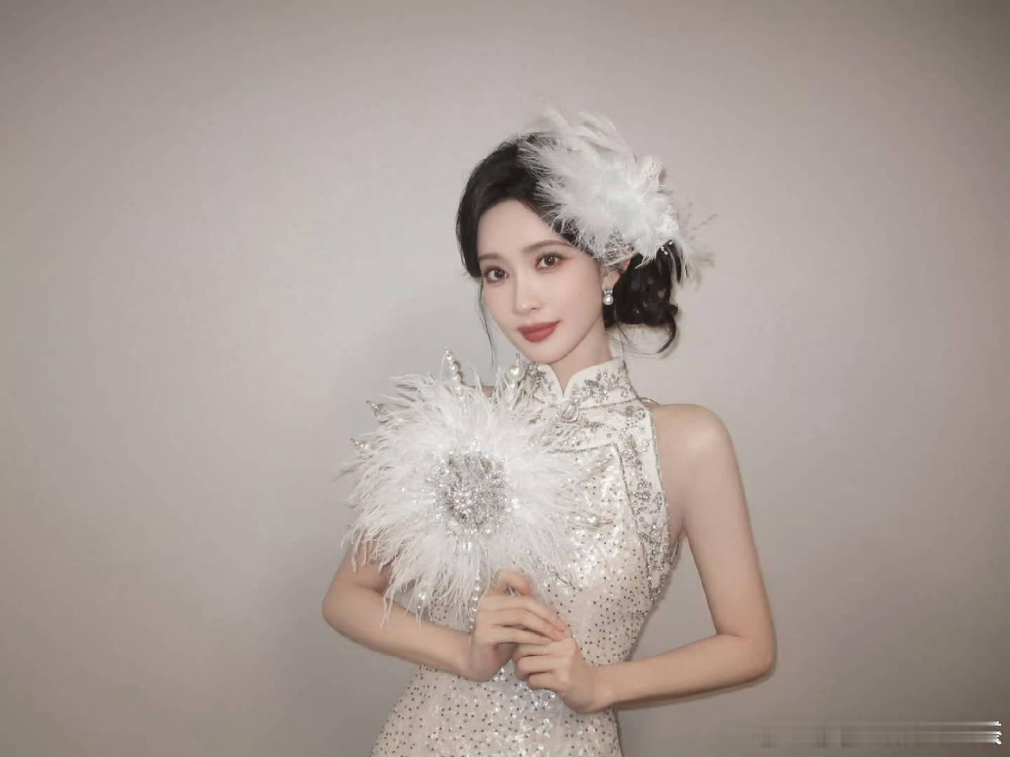 孟子义孟子义胖了9斤孟姐这9斤胖得也太懂事了，专挑不显眼的地方长，镜