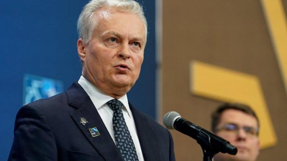 立陶宛总统瑙塞达急了，眼看别国访华成果丰硕，也喊着要来，却还要求中方先“释放善意