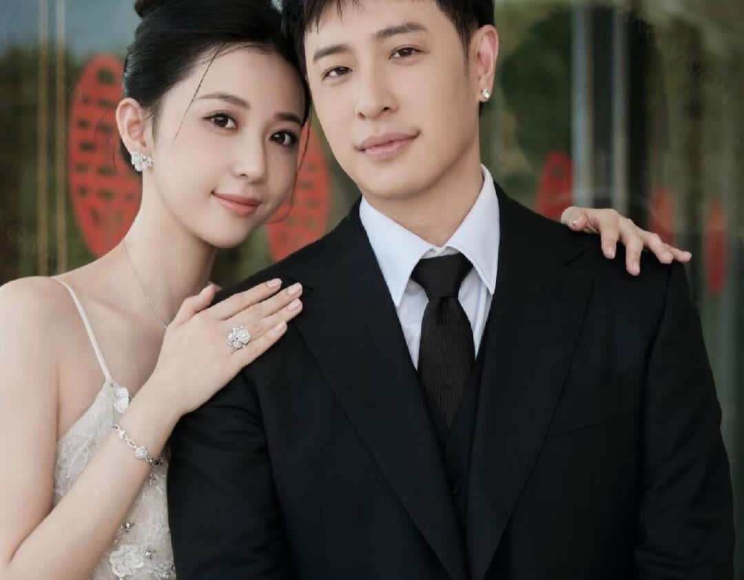 培训班过的最幸福的不是郭富城老婆方媛，也不是黄晓明情人叶珂，而是潘玮柏老