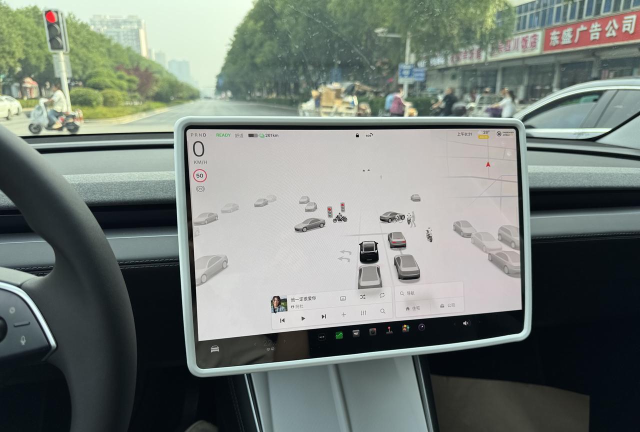 普通人买车，问界M5和特斯拉Modely该怎么选？选车就像挑工具，得先看需求