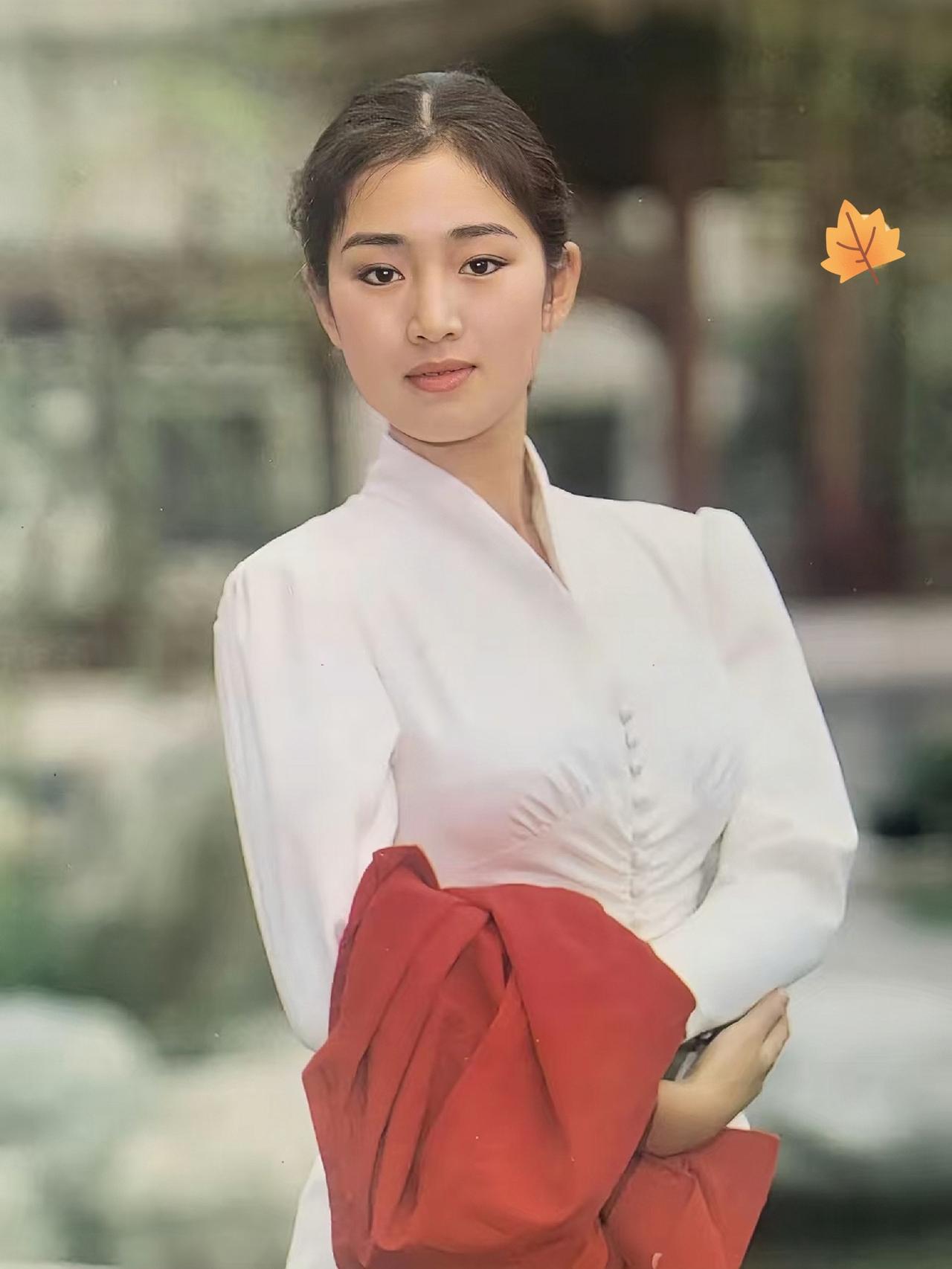 巩俐老照片，真美！[赞][赞][赞]巩俐美了美了！[比心][比心][比心]巩俐风