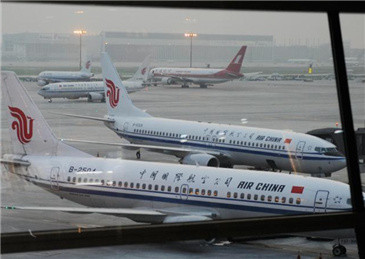 #美航协反对中国航司增开航班#【美航空协会还来这套：我们亏死了，不许中国航司增