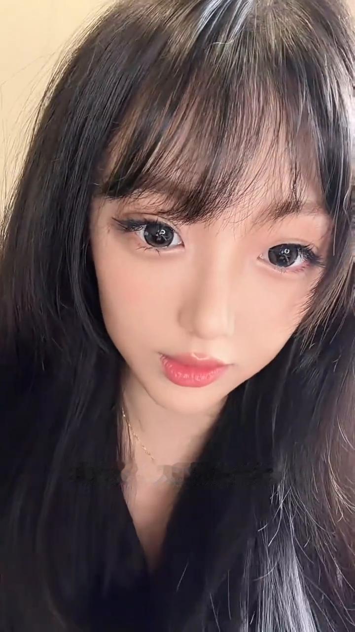 好家伙崩盘了，刚刚9000不满意，现在亏3万8了。我这张破嘴真是服了，感觉现在人