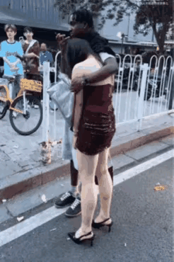 有钱能使鬼推磨，金钱就是万能的，不接受任何反驳！