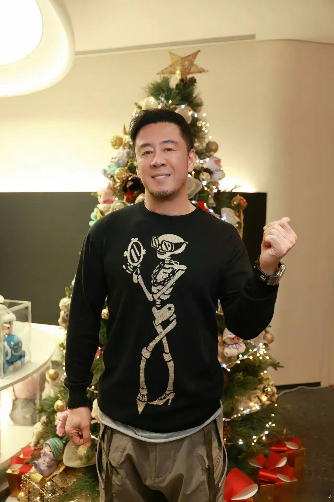 那英没想到孙楠也看呆了56岁的歌手杨坤，这事业怎么越混越回去了！今天，他发文正式