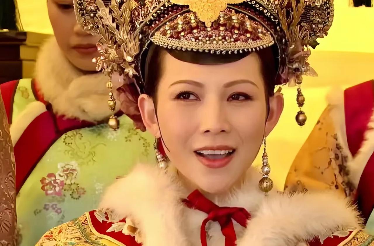刷《甄嬛传》总有人纳闷：宜修手里“纯元牌”那么好使，为啥不找个听话的纯元代餐当队