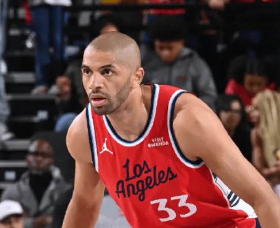 NBA常规赛，快船103-114不敌太阳。此役后，快船遭遇赛季四连败。对此，