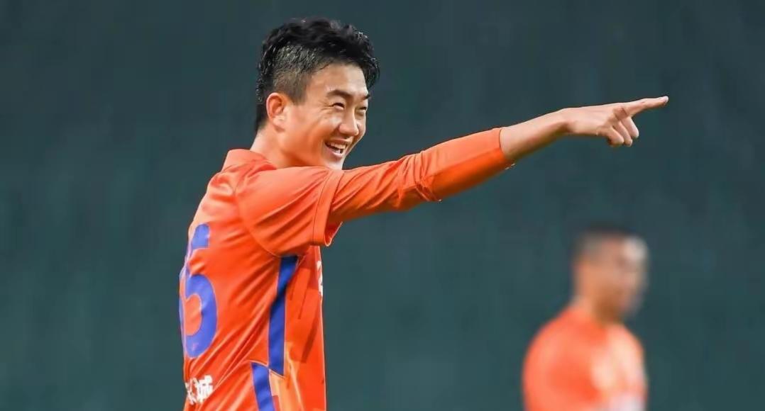 欠球迷钱不还！戴琳：我是怎样的人，了解我的人都清楚！近日足球媒体人李平康和前山