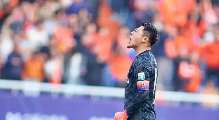 这球门，是被岁月凿穿了。65%的扑救成功率，职业生涯新低。对方射正，几乎等于