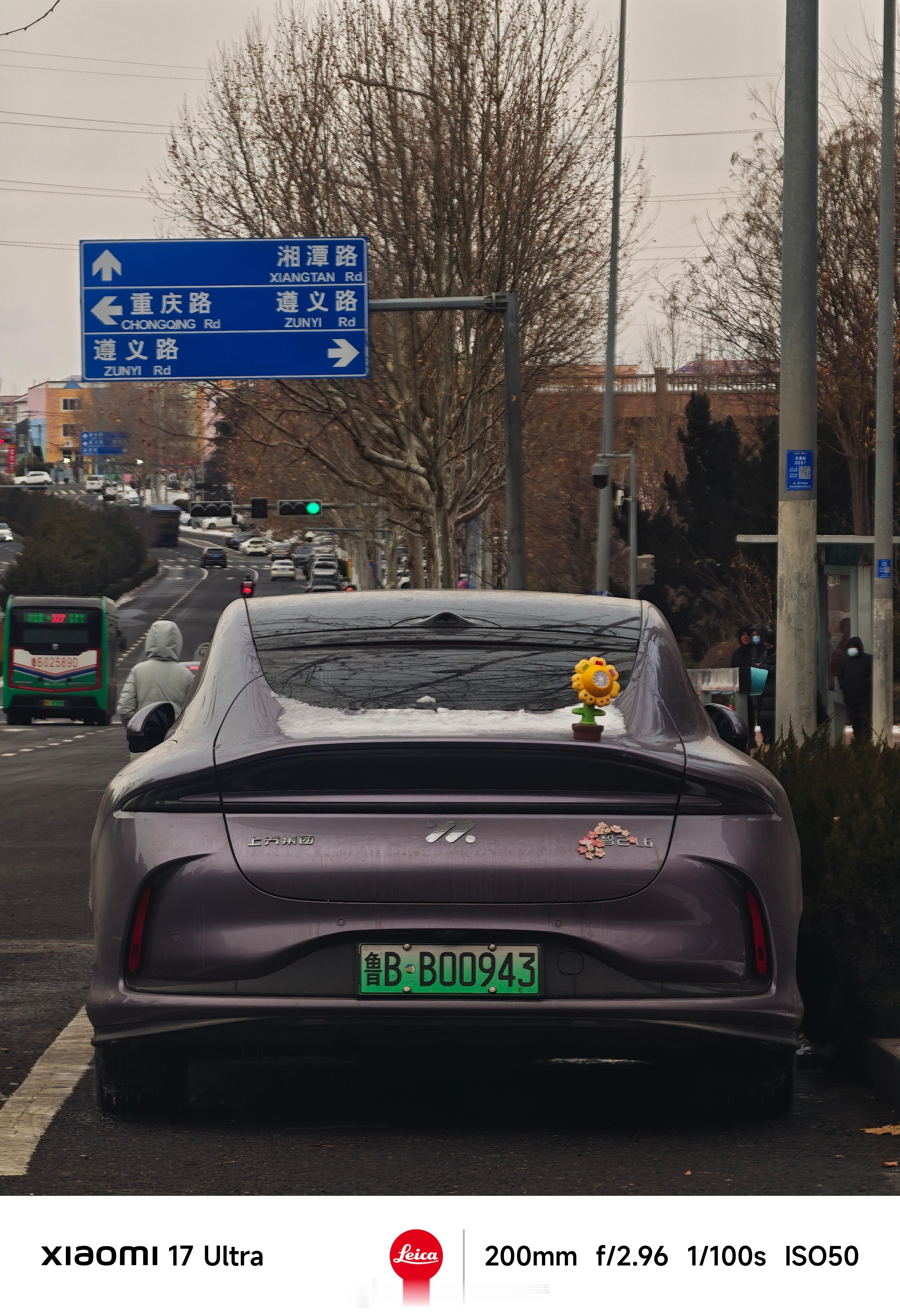 手机突然翻出来几张照片，发出来给家人们评价一下