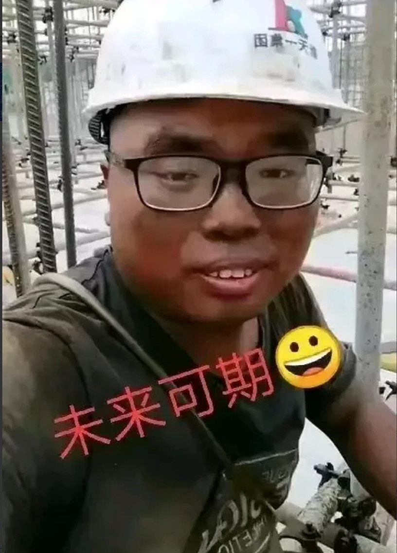 我儿子在北京理工大学研究生毕业后，原本已联系好中国建筑集团就业。但我要求他放弃，