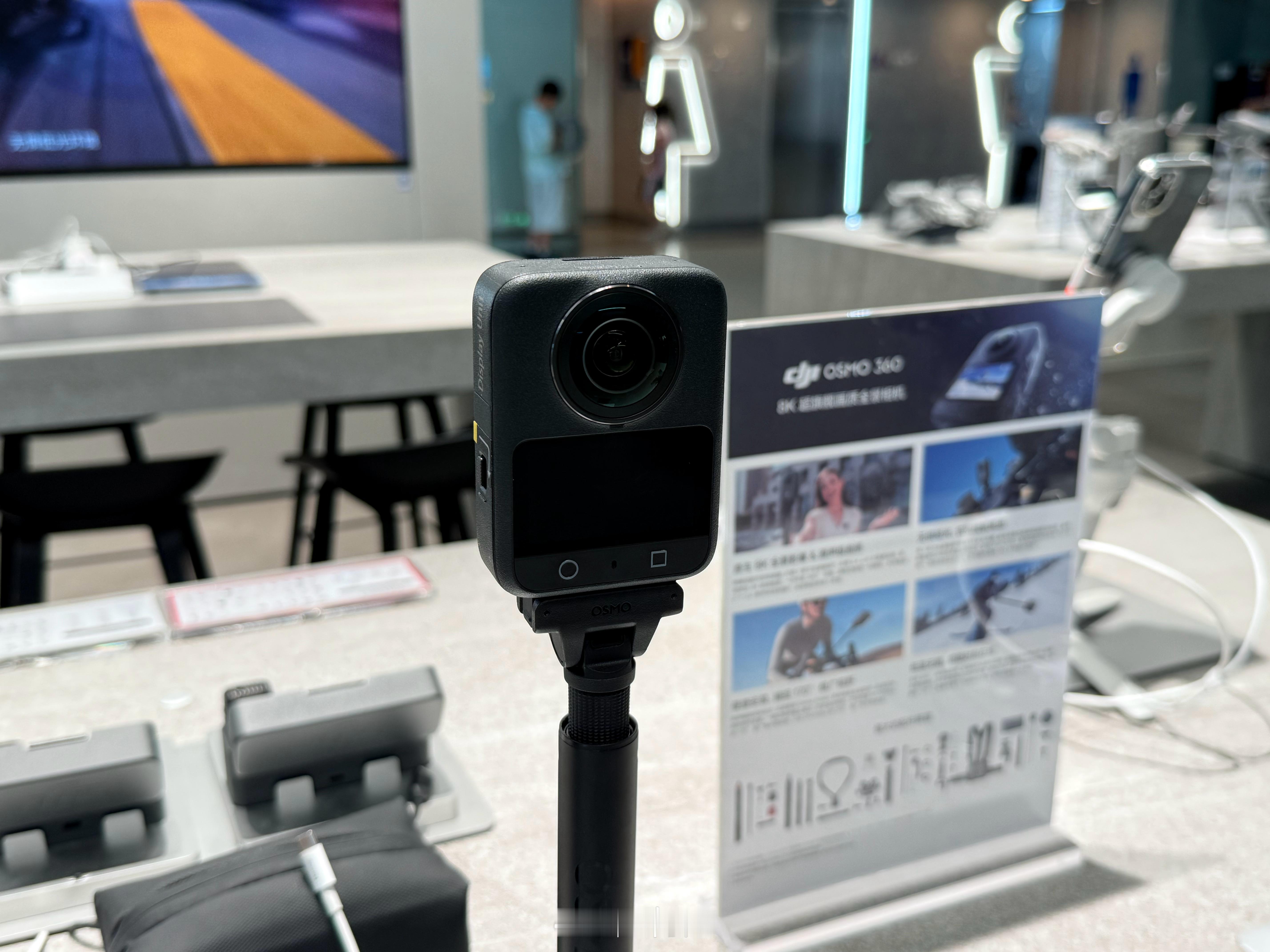 360全景相机到底有用吗？DJI360上手质感和X5其实差不多，没有感觉明显