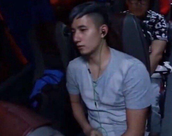 Fy聊自己如何踏上职业道路“当时战神7的一个朋友，就线下玩的比较好的朋友，和他一