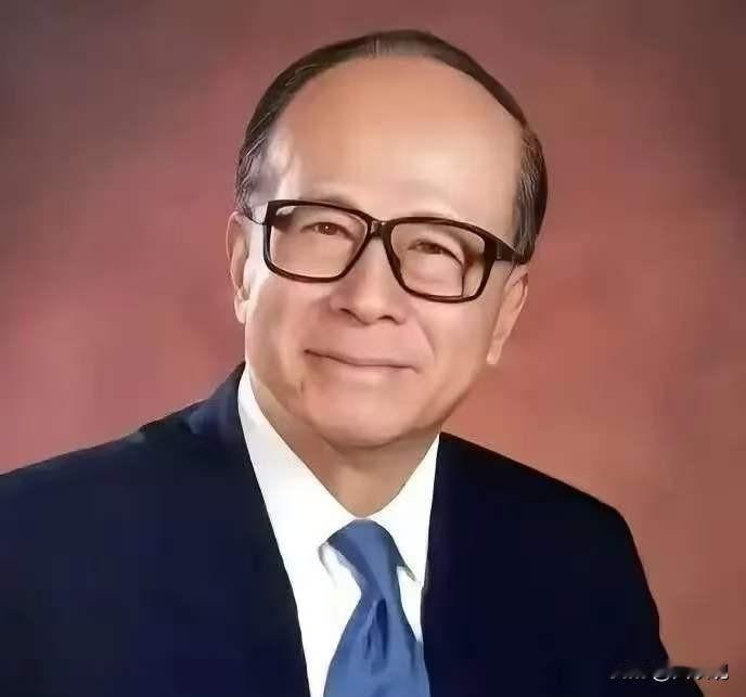 李嘉诚可能嗅到了危险的信号，前脚果断卖掉了英国电网公司100%股权，套现逾110