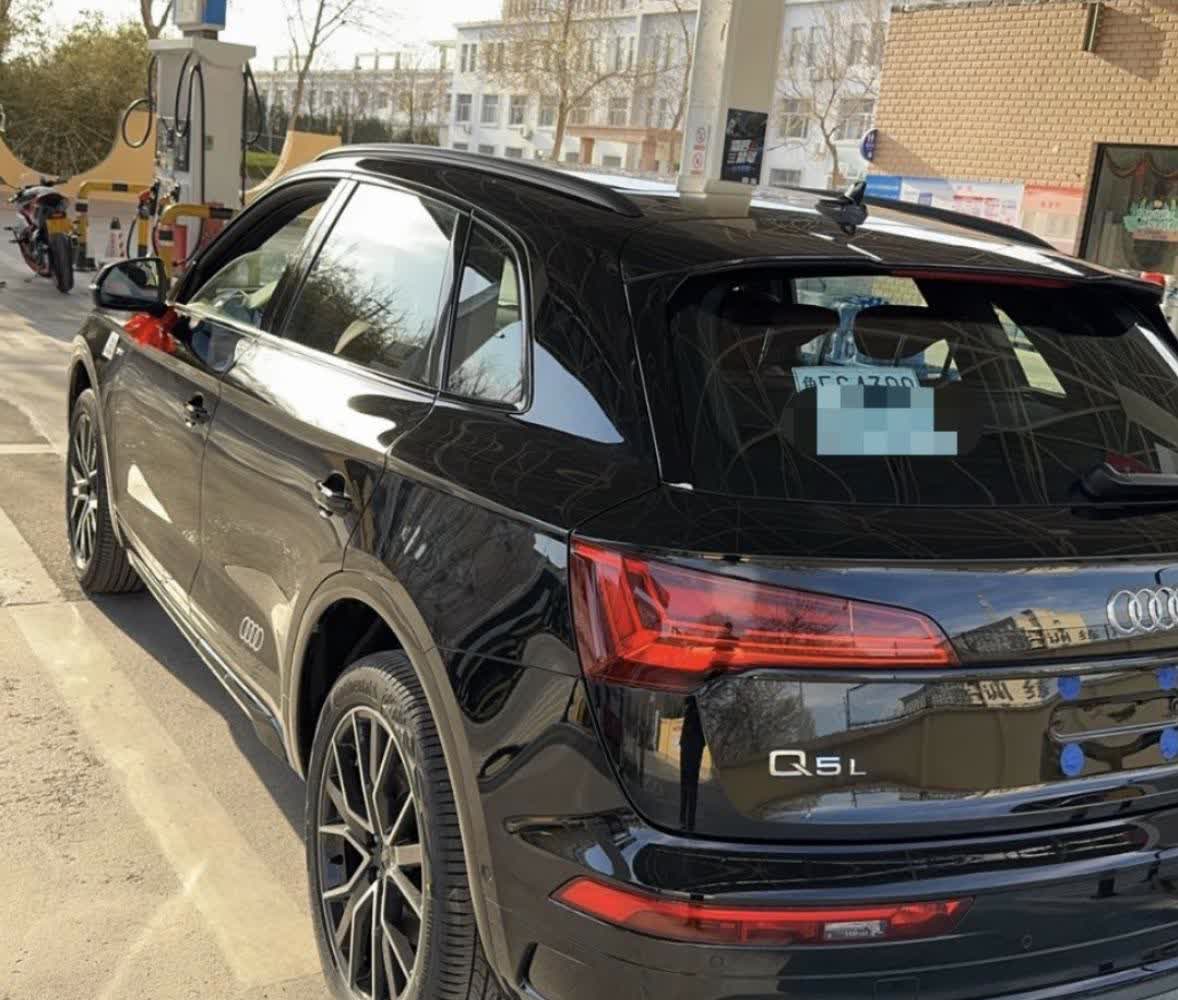凯迪拉克XT5降价13.40万，豪华SUV对比奥迪Q5L，哪个更值得入手