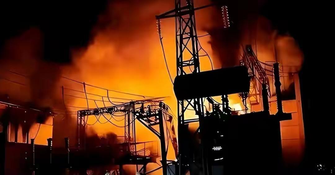 俄军放弃炸电厂炼油厂，专打战争命脉，乌克兰真正软肋被击穿2月6日夜至7日凌