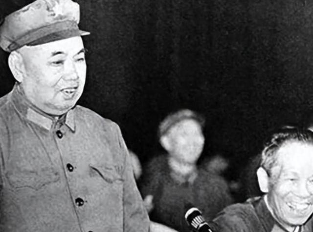 1979年，中央下令拘捕许世友将军的儿子，许世友闻讯拍案怒吼：“毙了！现在就毙！