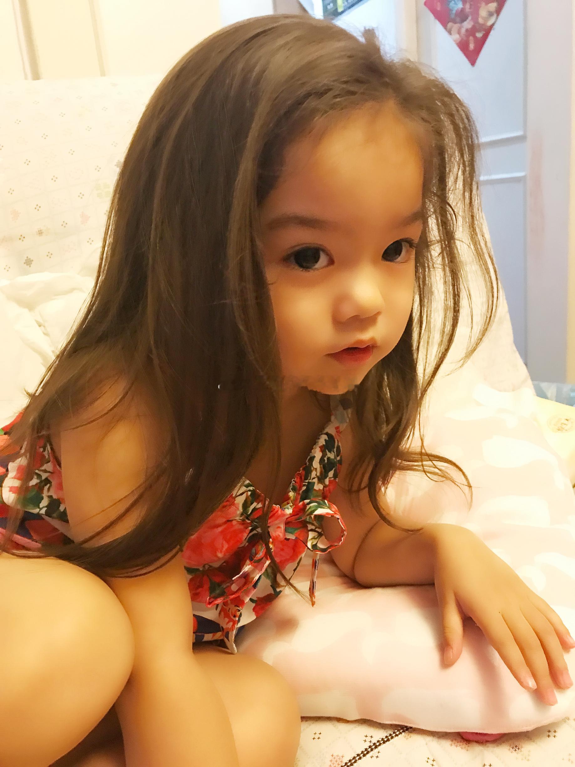 姐大了没长残挺好挺好以前有人说小时候好看的孩子长大一定残了看来不是​​​