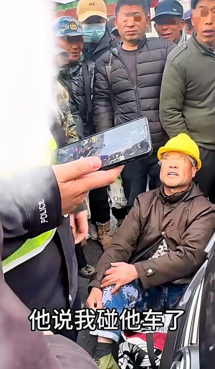 说农民工碰瓷的后续来了，经过交警查看监控画面，车主被判全责。只想对车主说一句