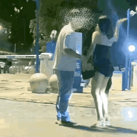 这是肿么了?这得是多大的仇啊?这男的也真能忍,也真窝囊!这即便能娶回家,也降不住