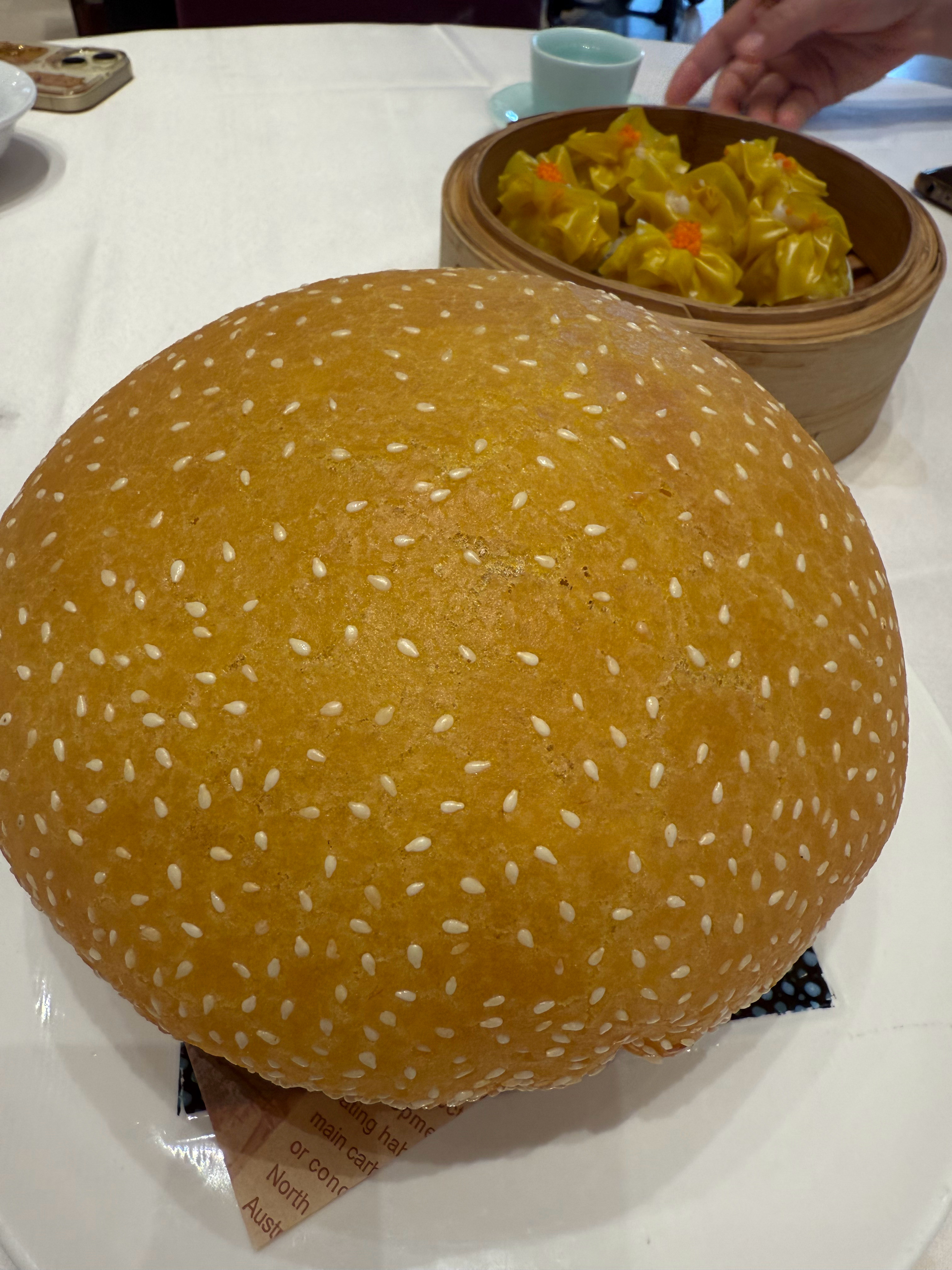 今天带外地的朋友吃饭，然后点了这个……这下他特别兴奋，说这个怎么做的这么大？这点