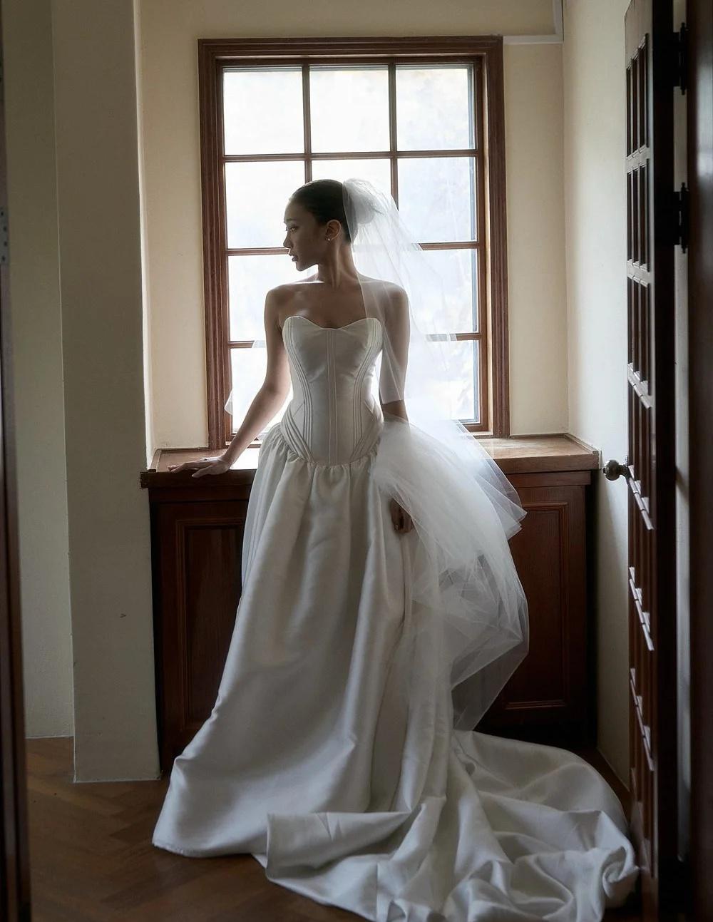 韩国情侣终于拍完婚纱照啦！💍🤍从婚礼策划、摄影、妆发到婚纱，每一个环节都是
