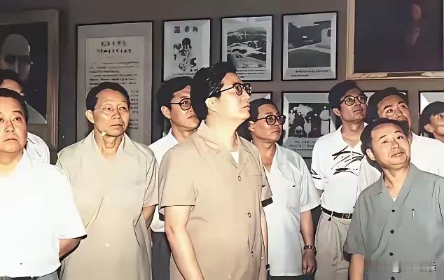 他是清华的才子！他是实实在在的清华学子，各种能力和水平都很高。他有儒雅之
