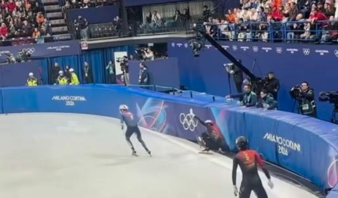 愤怒！短道速滑争议判罚！孙龙血染冰场退赛，裁判无视申诉惹众怒裁判无视中国队员举手