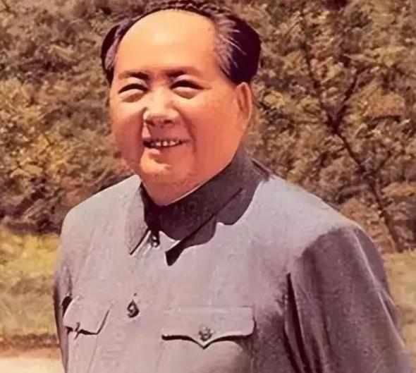 1962年，李敏生下一个儿子，毛主席去医院看望时，她趁机提出请毛主席给小外孙起名