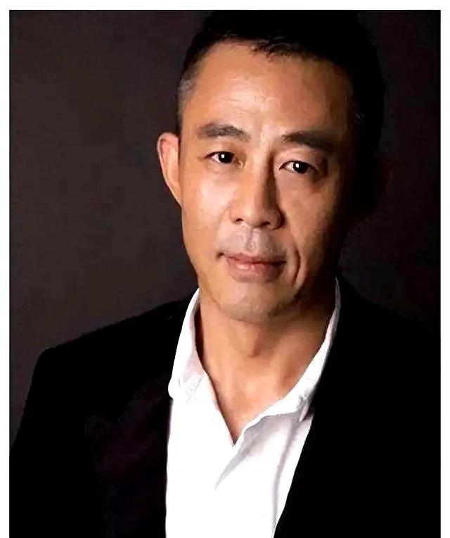 现实版爽剧！侯勇前妻逆袭，让他高攀不起！影帝侯勇12年前嫌原配潘雨辰是“糟糠
