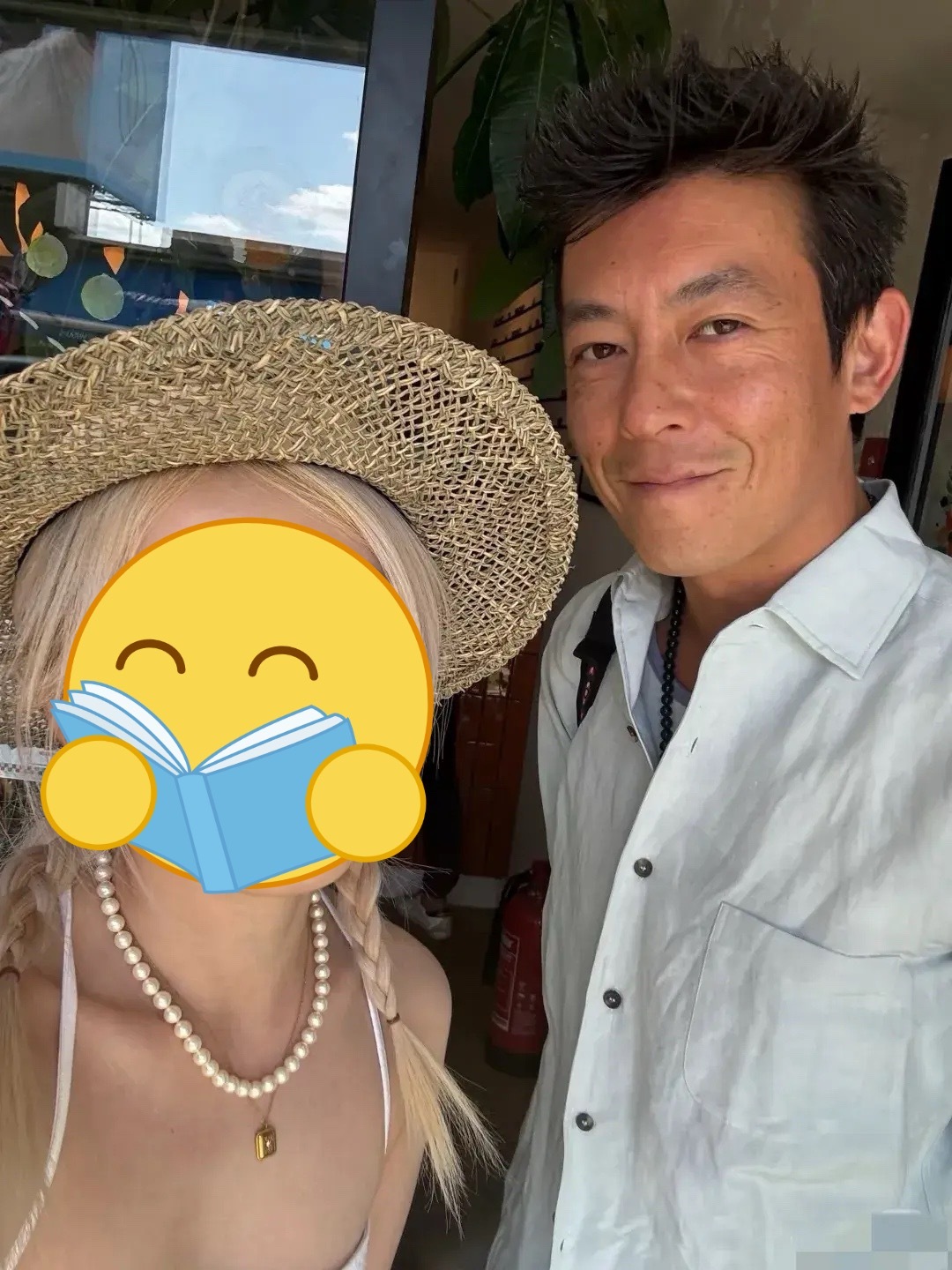 陈冠希老人斑好多啊！​​​
