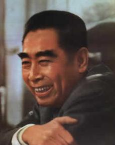 1974年，康生被查出癌症住院治疗，周总理这时也有绝症在身，却还是拖着病体常去看