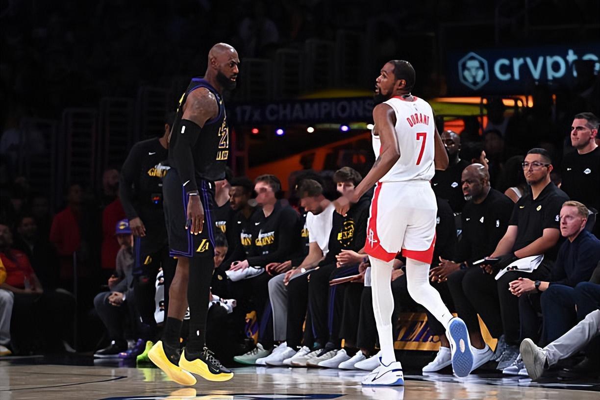 根据ESPN记者BenGolliver的报道，当勒布朗-詹姆斯（LeBron