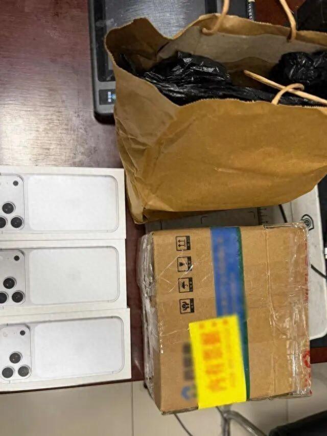 杭州一名男子在家打包物品准备寄往省外，仅运费就花了六百元，当地警员上门提醒他可能