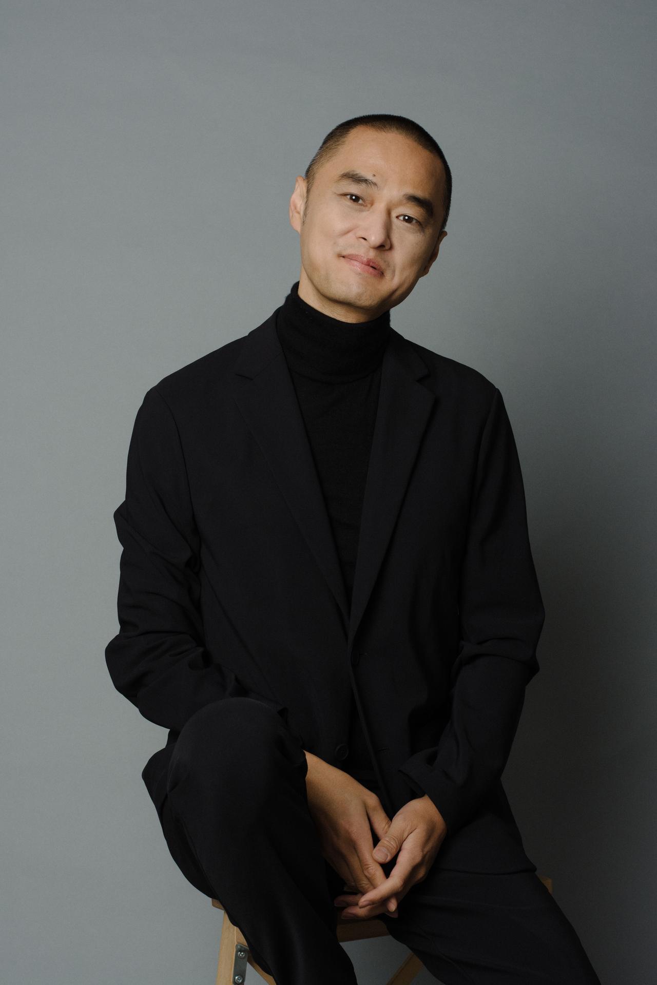 冯唐说：“一个人最顶级的愚蠢就是焦虑，人生本来就是一个见招拆招的过程，人挡