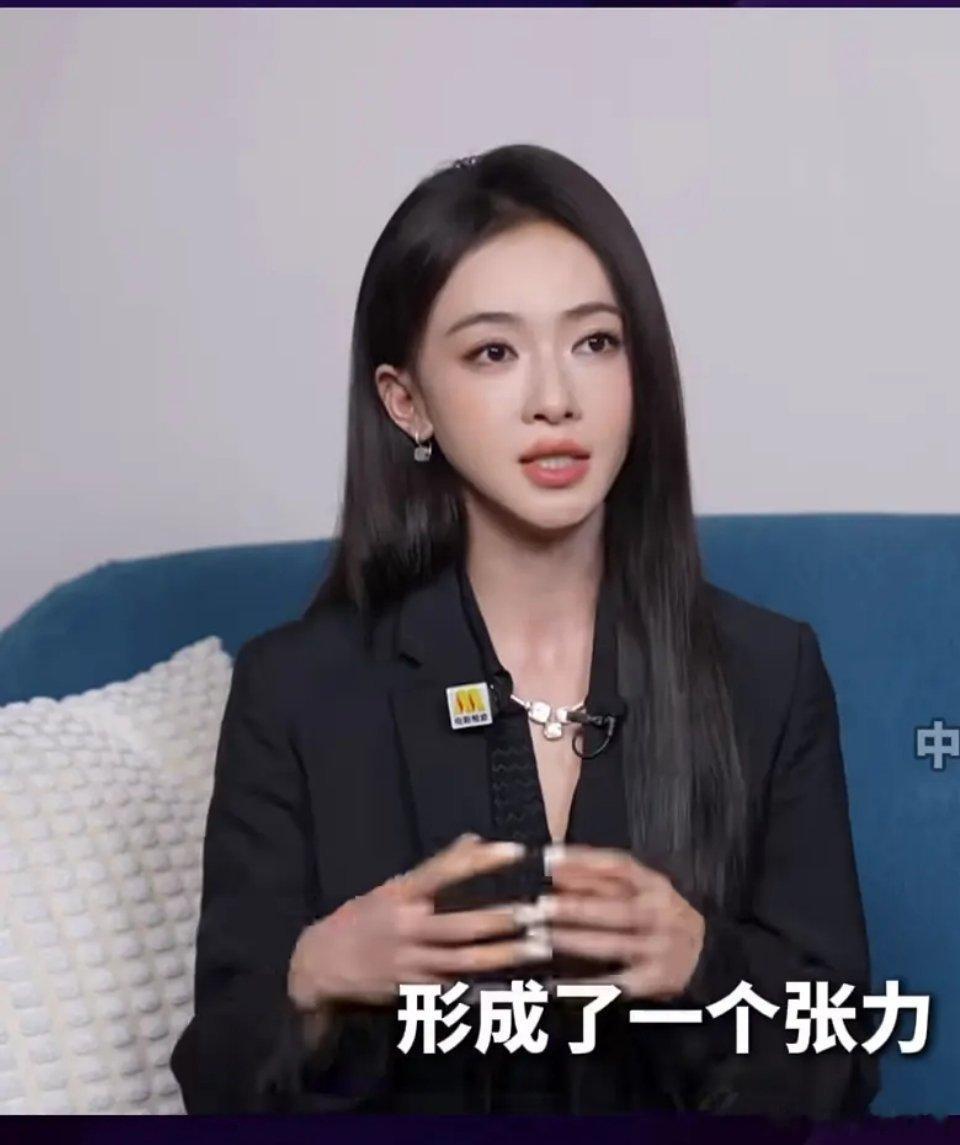 唯一一个生了孩子之后变好看的，生之前太瘦了，生完之后稍微圆润一些更好看。