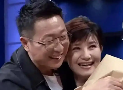有一次，林永健跟妻子吵架，怒气上头竟大声喊道：“你这副丑相，是我瞎了眼才娶你。”妻子周冬齐听到后满脸